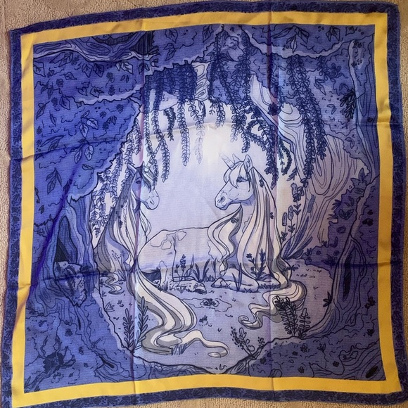 New LulaRoe Consultant exclusive unicorn scarf - Picture 1 of 2